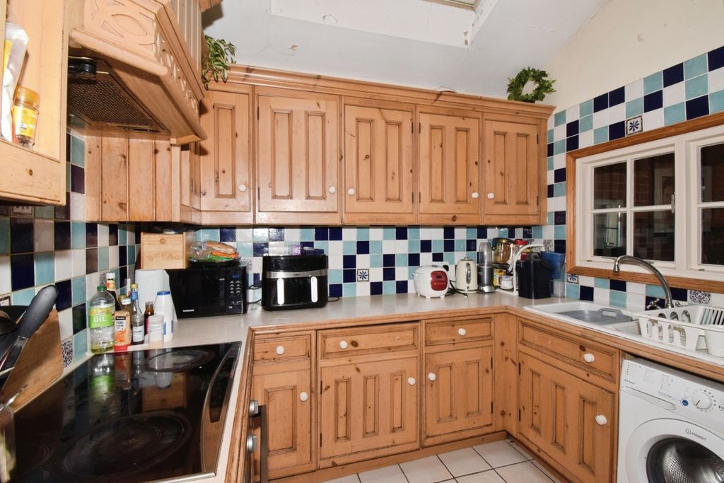 Property photo 3 of 18 Pbox-Img.Jpg