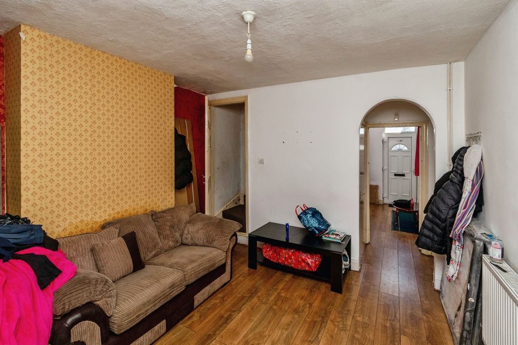 Property photo 3 of 13