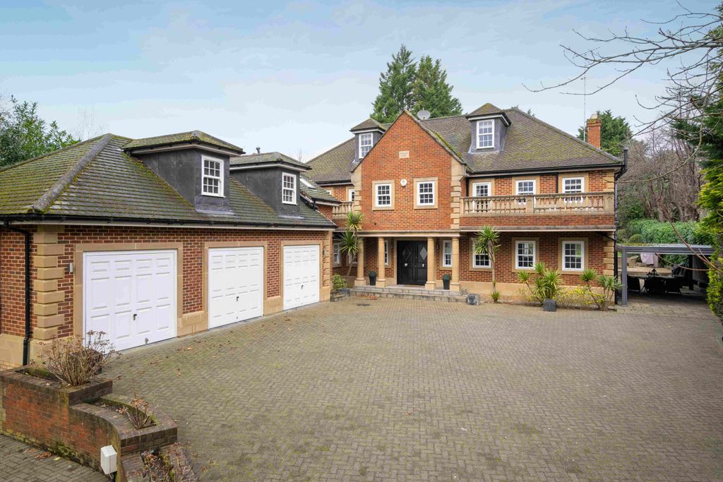 Property photo 1 of 16