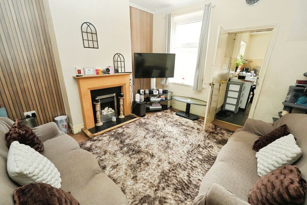 Property photo 3 of 9 Sitting Room