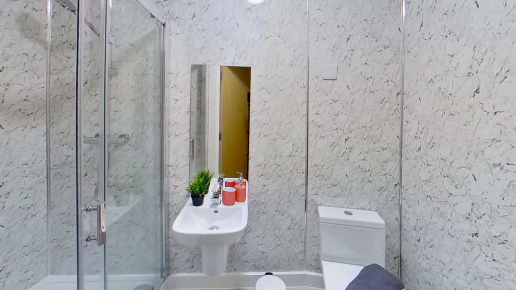 Property photo 3 of 4 Washroom