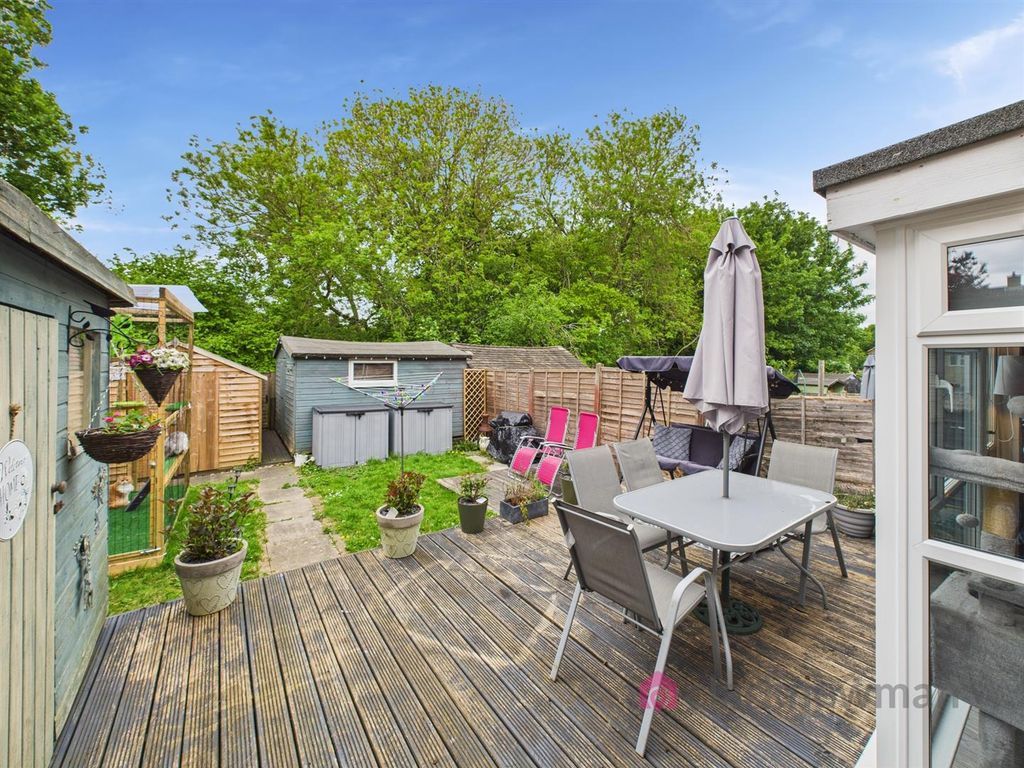 Property photo 3 of 18 Garden