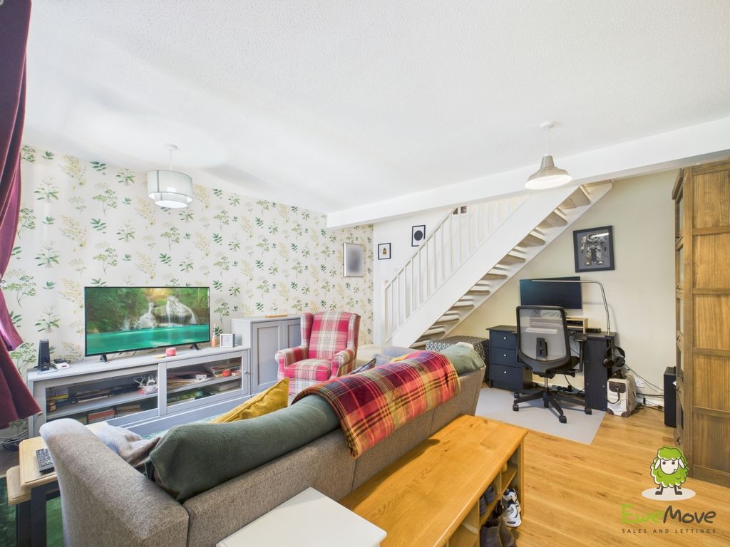 Property photo 2 of 13 Ewemove Estate Agents Basingstoke - Nursery Close