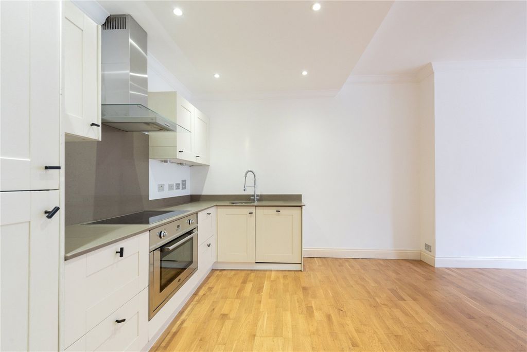 Property photo 2 of 15 Picture No. 25