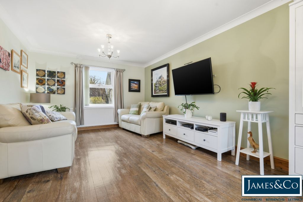 Property photo 3 of 18 9Standrumse