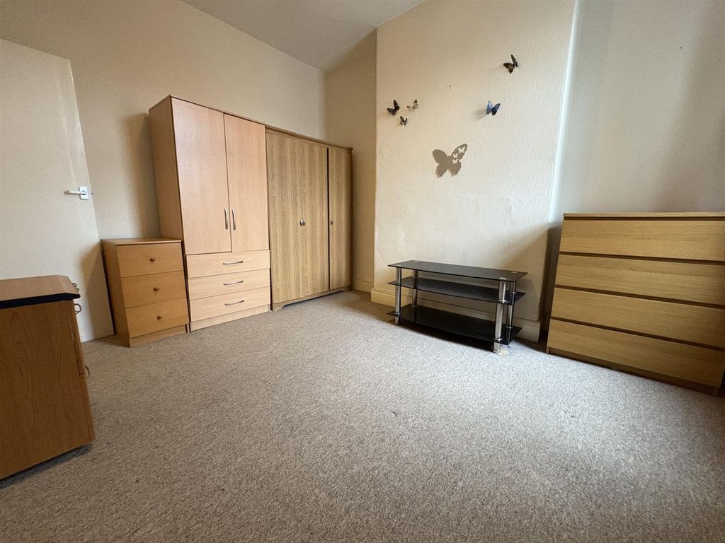 Property photo 3 of 10 37A Pen Bathroom.Jpg