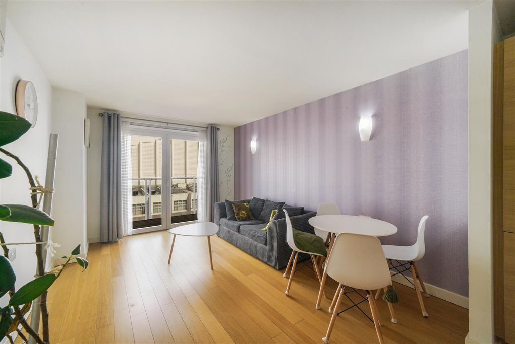 Property photo 3 of 15 Flat 166, Forum House - Ma7Gyptsttyiozvhhhsy.Jpg