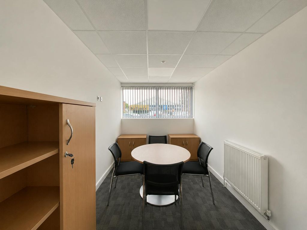 Property photo 3 of 7 C0Du-93N.Png