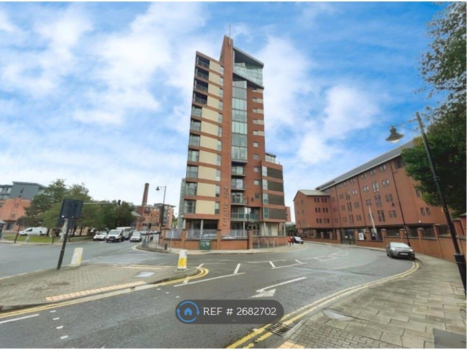 Property photo 2 of 7 Building