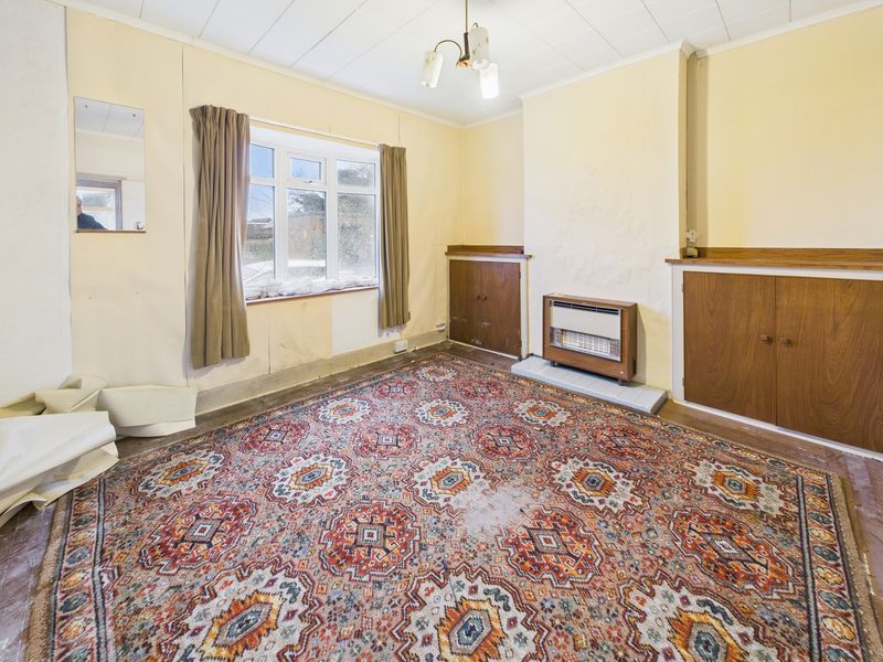 Property photo 2 of 16 Lounge