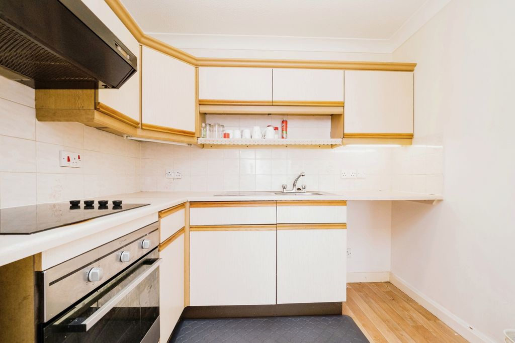 Property photo 3 of 13 Kitchen