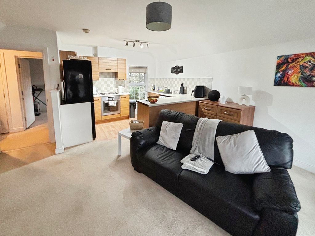 Property photo 2 of 9