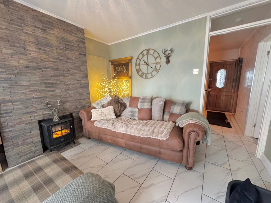 Property photo 3 of 13 c9Bb8d29-8A6A-4023-8435-c34198Ea66c0