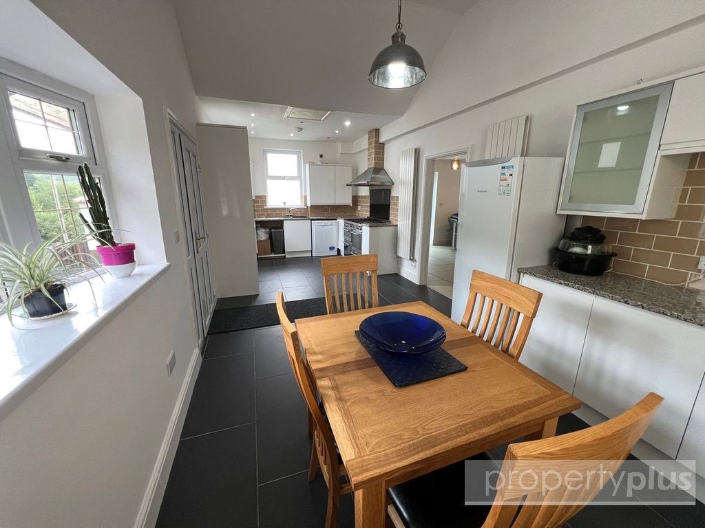 Property photo 2 of 20 Picture No. 18