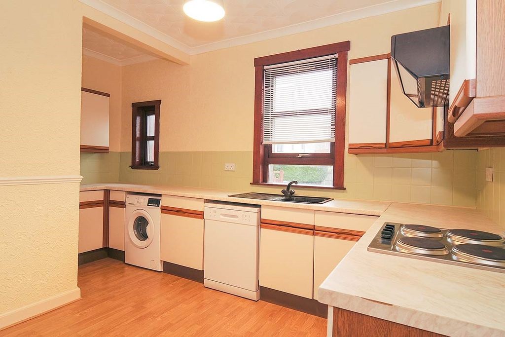 Property photo 3 of 7 Kitchen Diner