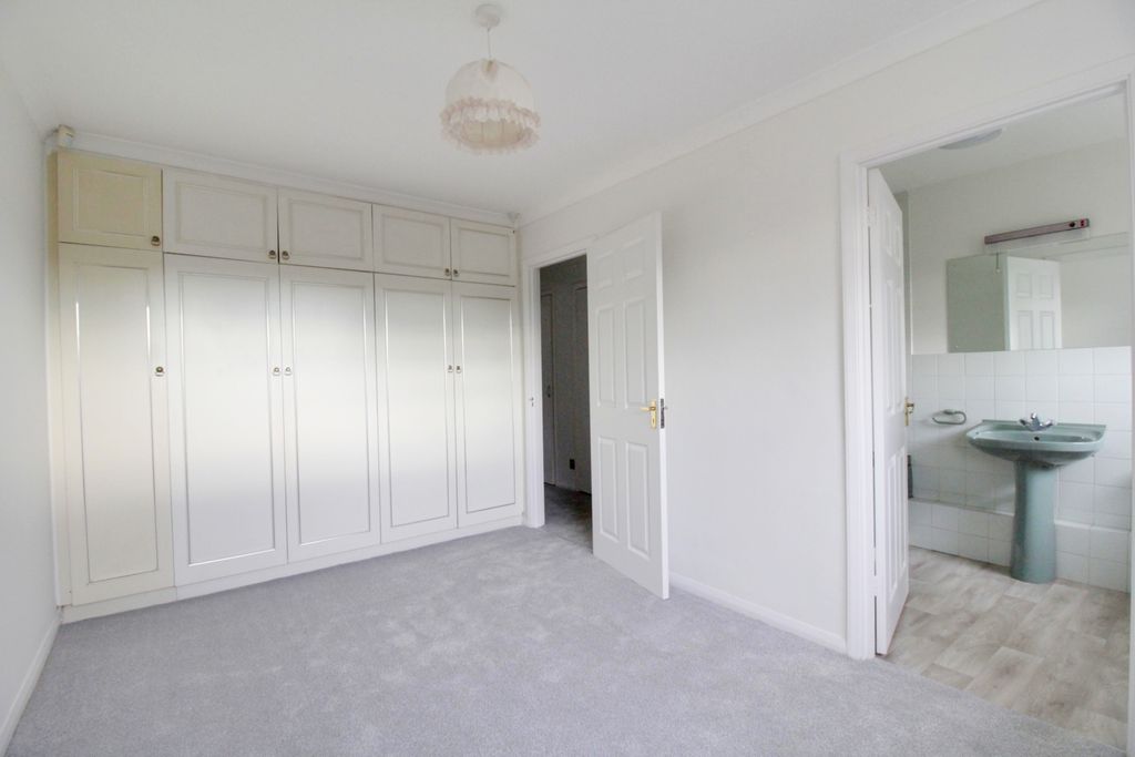 Property photo 3 of 14 Bedroom