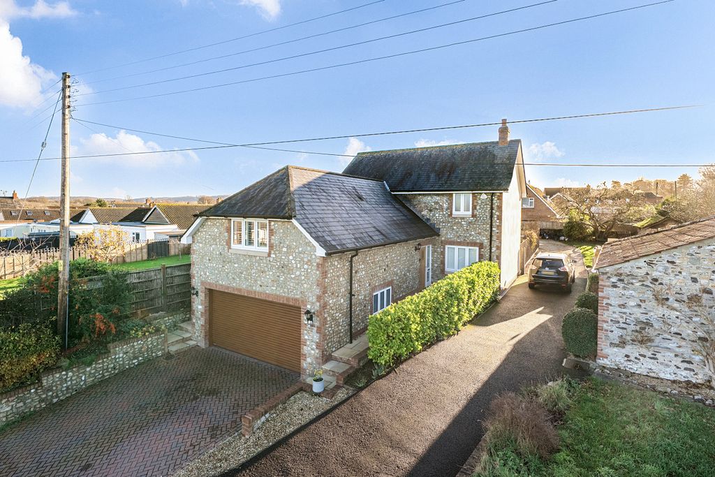 Property photo 1 of 28 .