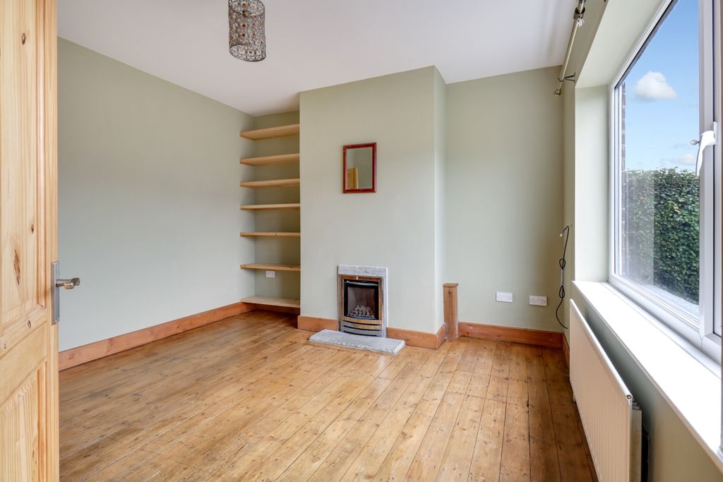 Property photo 2 of 14 Lounge1