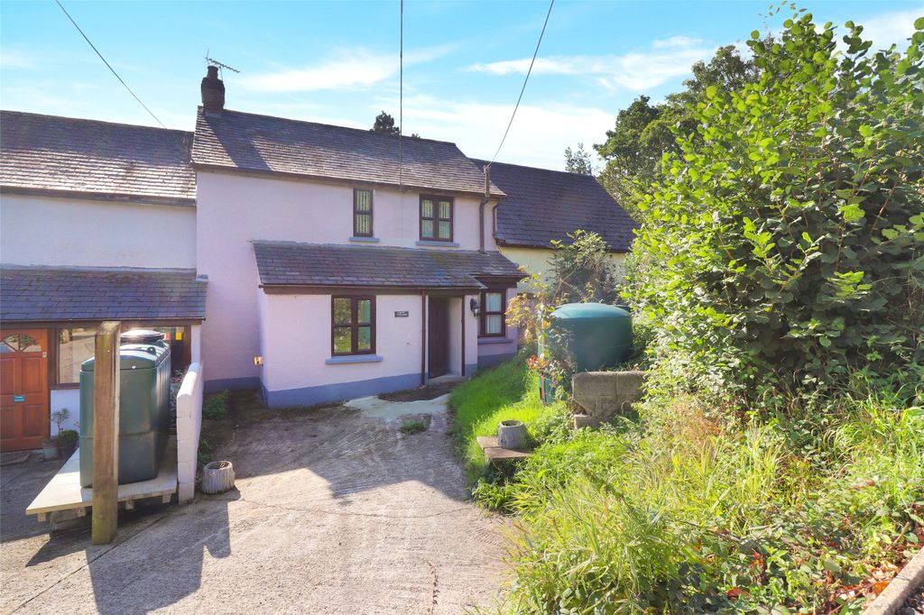 Property photo 2 of 11 2 - Picture No. 05