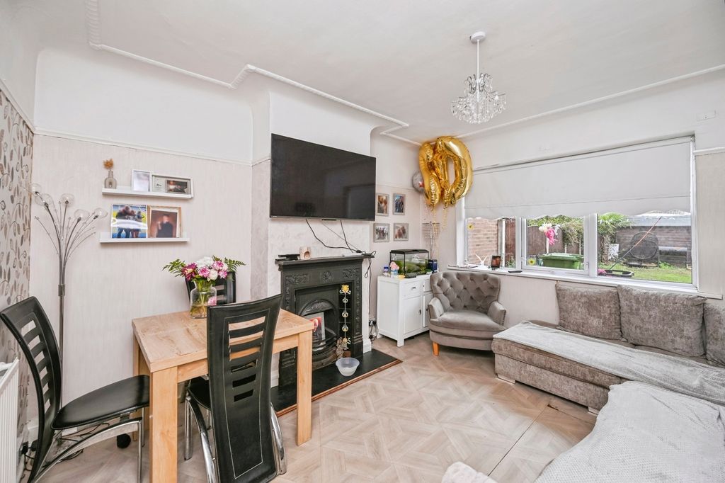 Property photo 2 of 13 Pbox-Img.Jpg