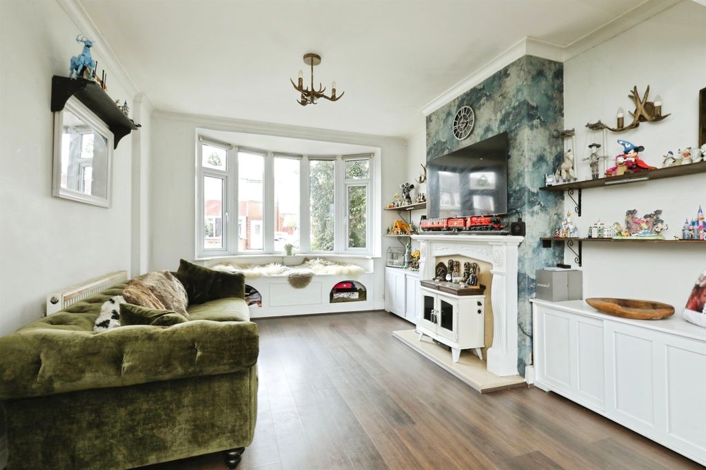 Property photo 2 of 13