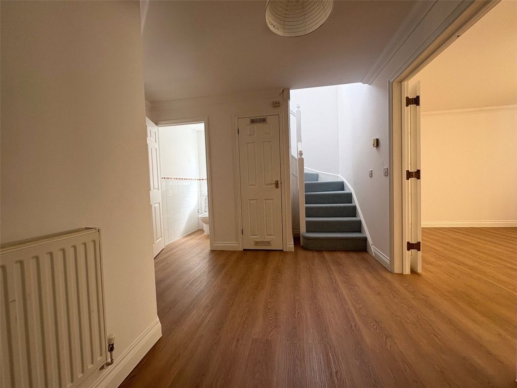 Property photo 2 of 13 Picture No. 15