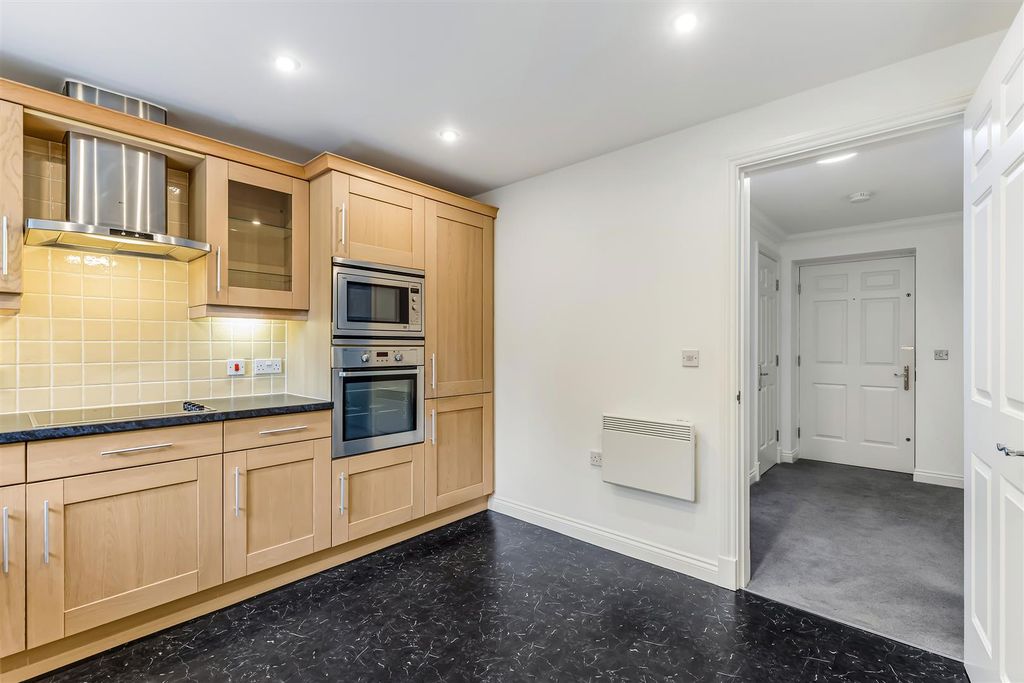 Additional image 7 of 2 bed flat for sale8A Clifton Road, Ben Rhydding, Ilkley LS29
