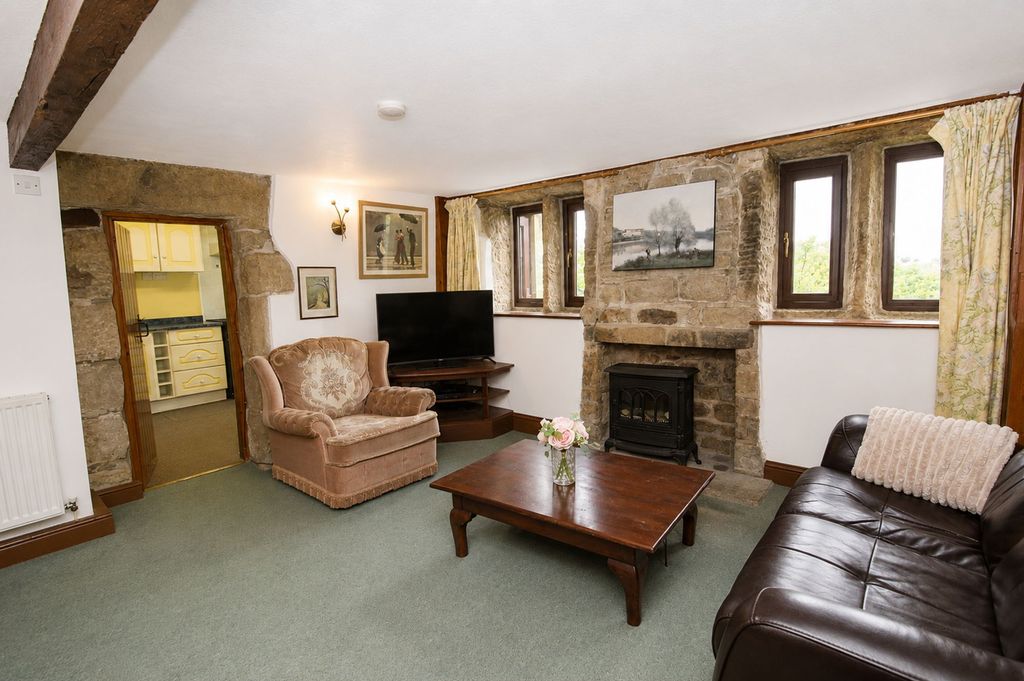 Property photo 3 of 27