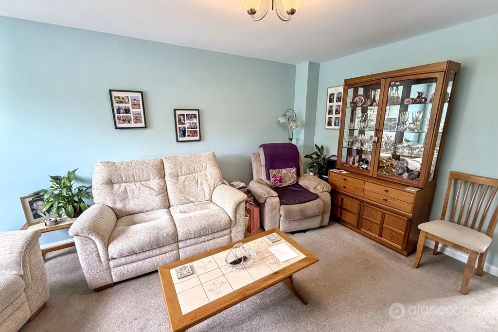 Property photo 3 of 13 5238294