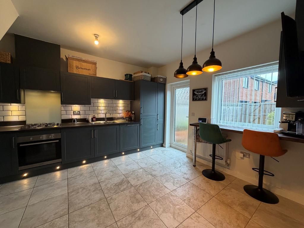 Property photo 2 of 17 Kitchen