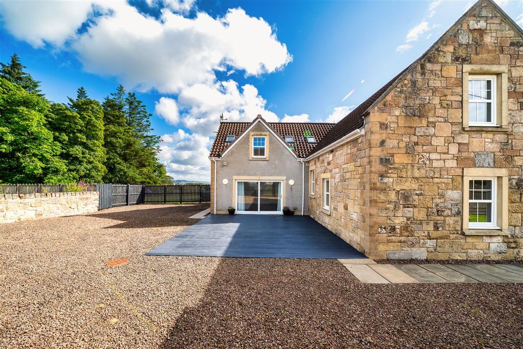 Property photo 3 of 32