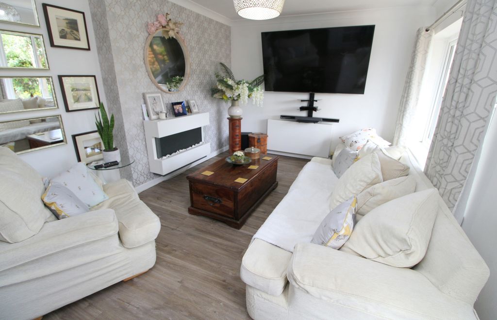 Property photo 3 of 29