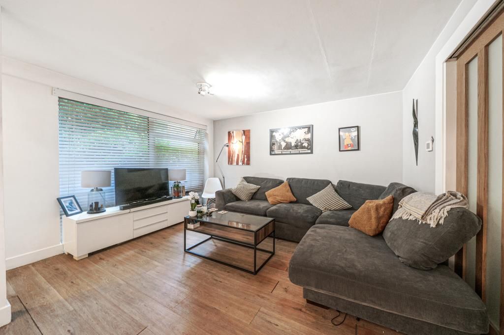 Property photo 3 of 20 Living Room