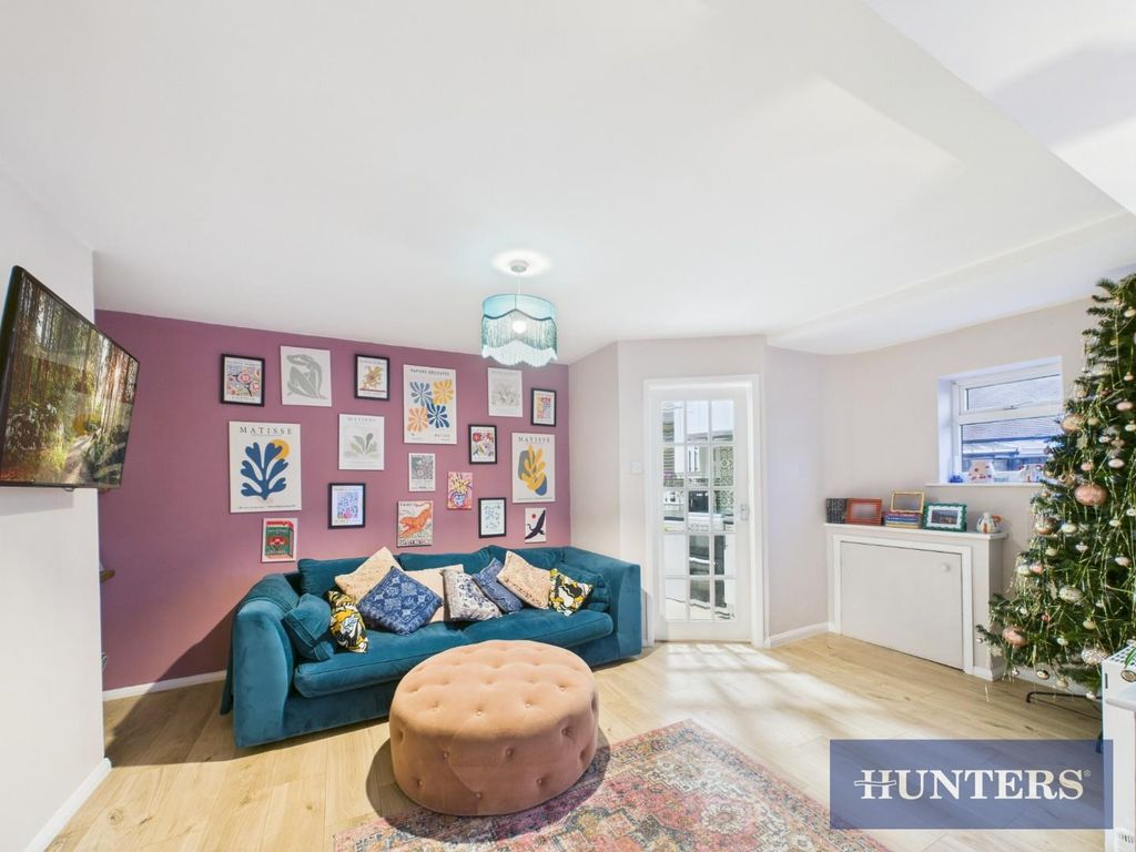 Property photo 3 of 14 Cam01494G0-Pr0477-Still019.Jpg