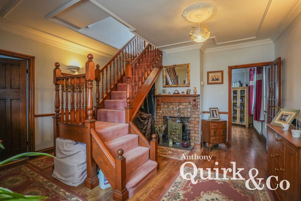 Property photo 2 of 26