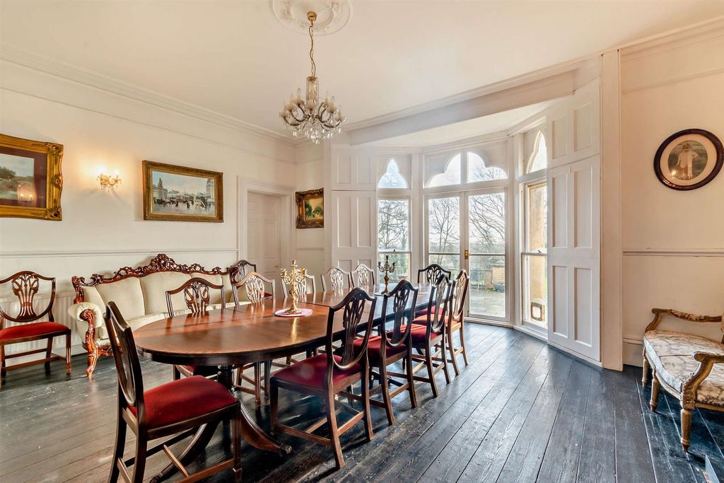 Property photo 3 of 36 8579763-Interior02-800.Jpg