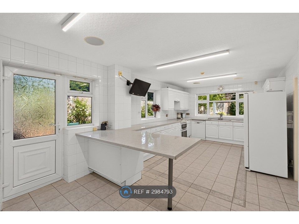 Property photo 2 of 35
