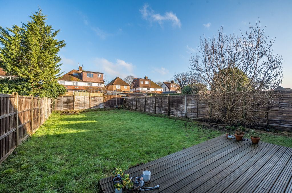 Property photo 2 of 18 Garden