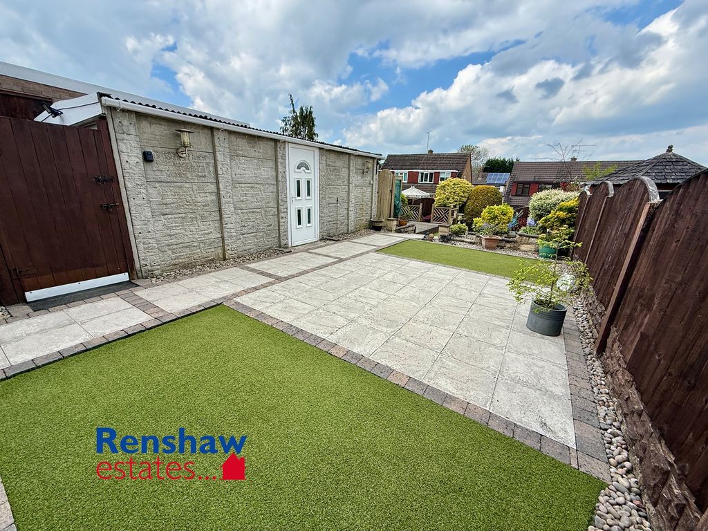 Property photo 3 of 16 R (1)