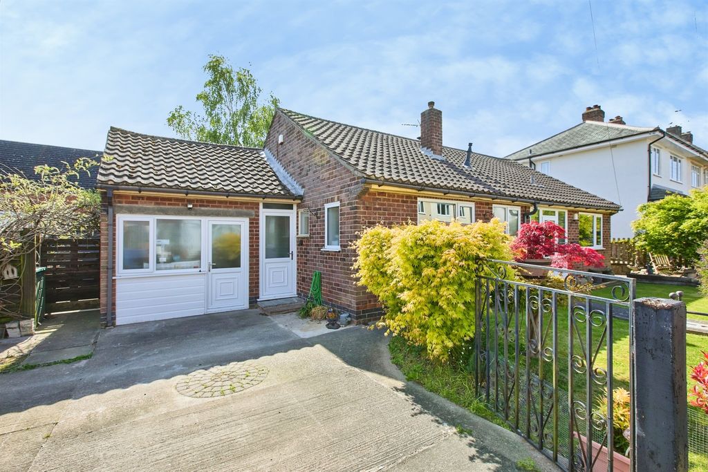 Property photo 2 of 27