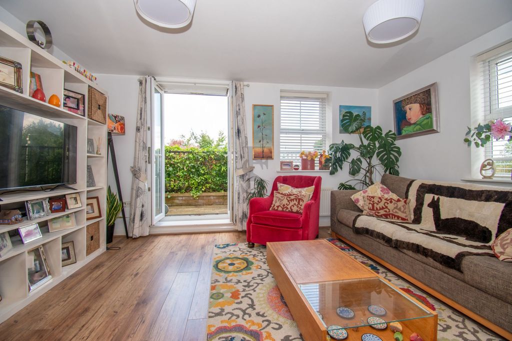 Property photo 2 of 18