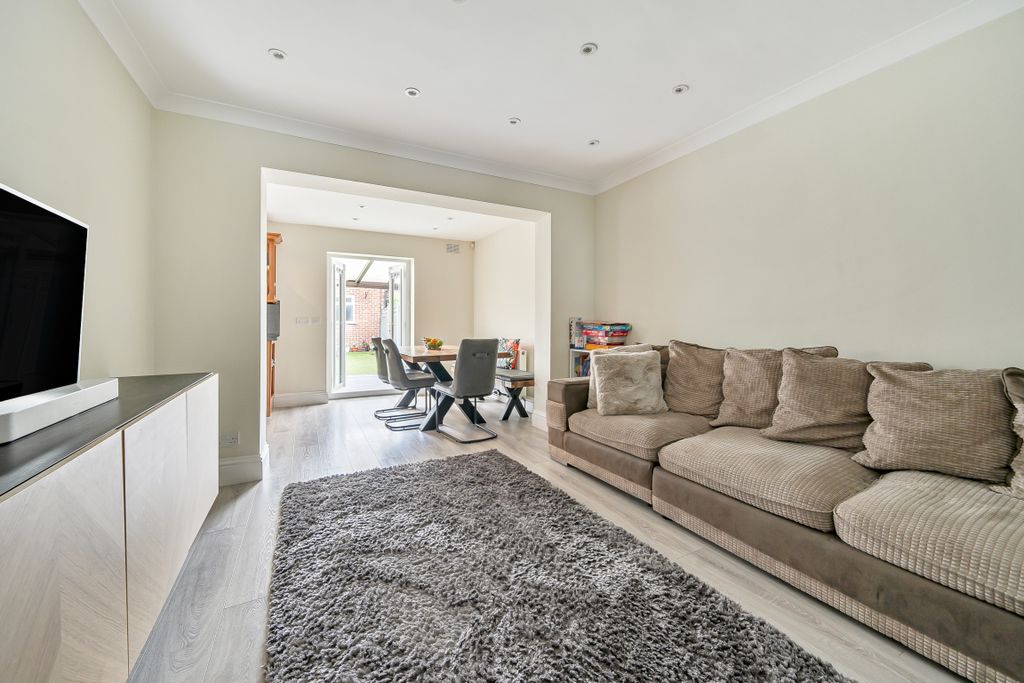 Property photo 2 of 20