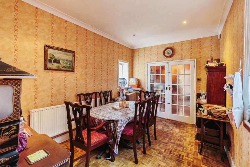 Property photo 3 of 17 Photo