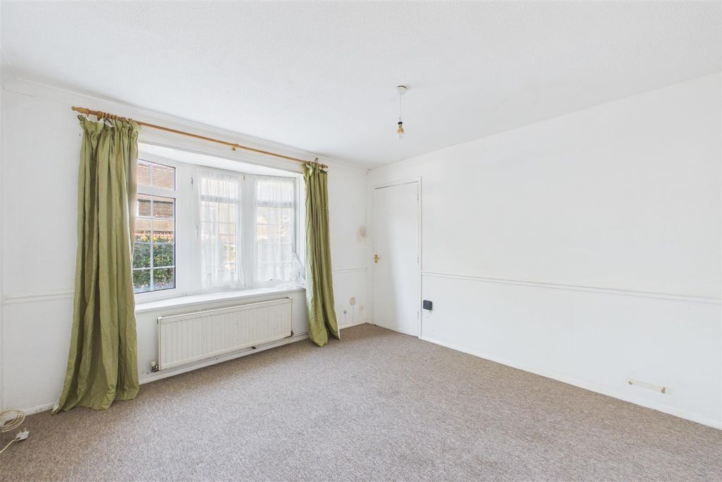 Property photo 3 of 13 Cam04234G0-Pr0403-Still011.Jpg