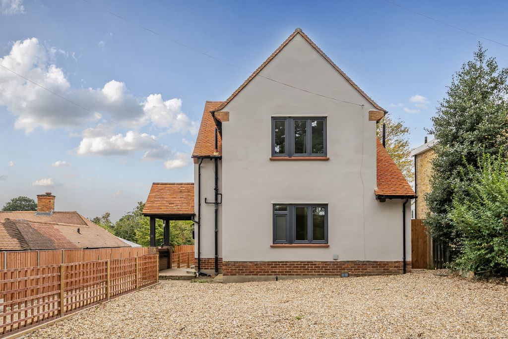 Property photo 1 of 21 Front