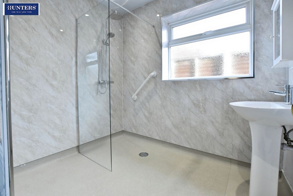 Property photo 2 of 17 Shower Room