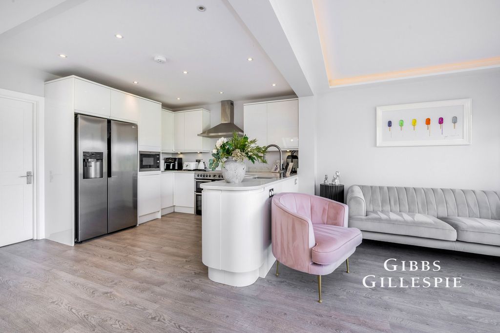 Property photo 2 of 20 Pbox-Img.Jpg