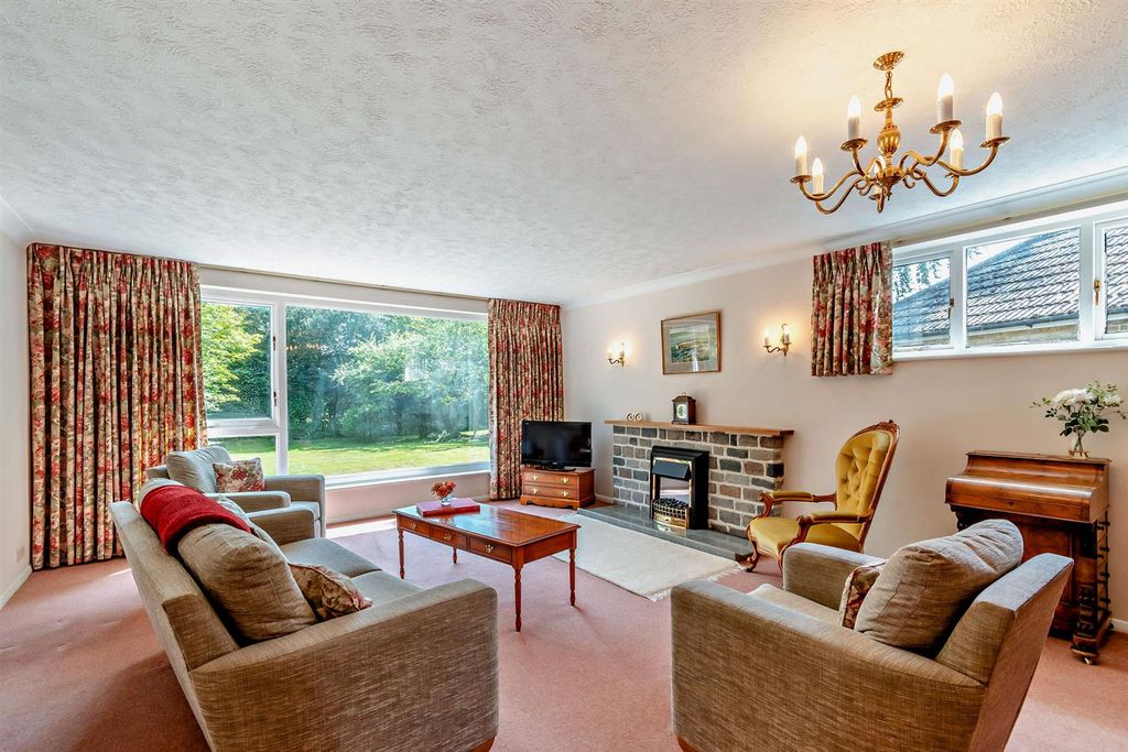 Property photo 3 of 23 8659885-Interior20-800.Jpg