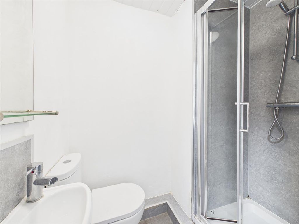 Property photo 3 of 15 Cam04063G0-Pr0225-Still003.Jpg