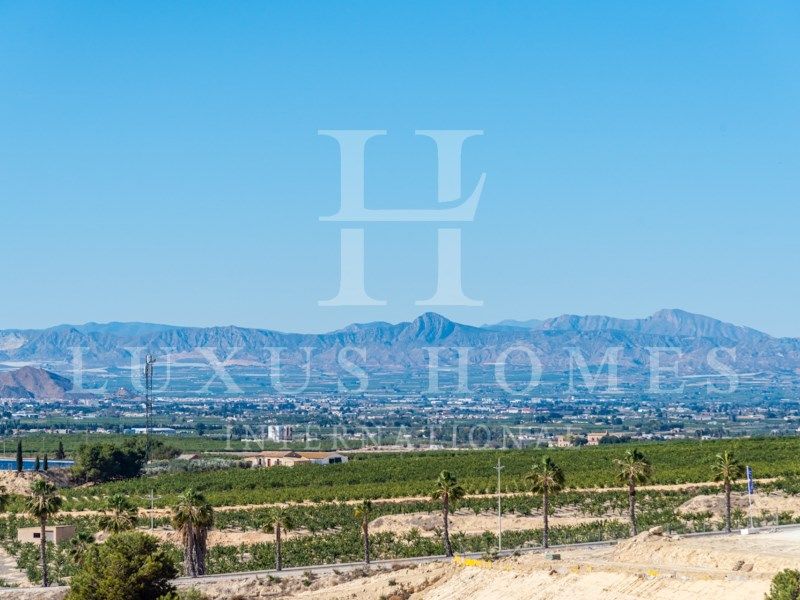 Property photo 2 of 38